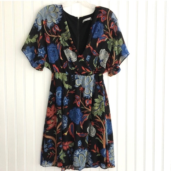 Alice + Olivia Dresses & Skirts - Alice + Olivia black floral print dress SIZE 2
